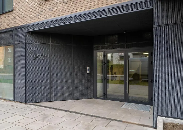 Elegant For 4 With Parking In By Renters * ポズナン