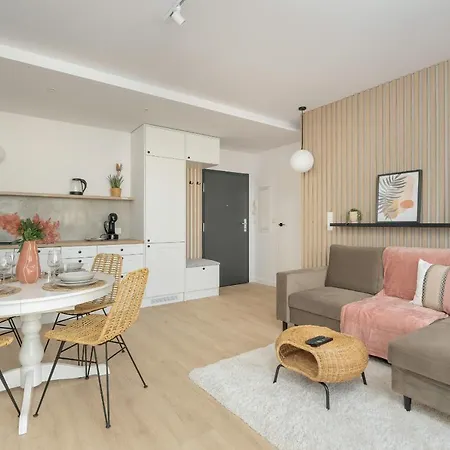 Elegant For 4 With Parking In By Renters *