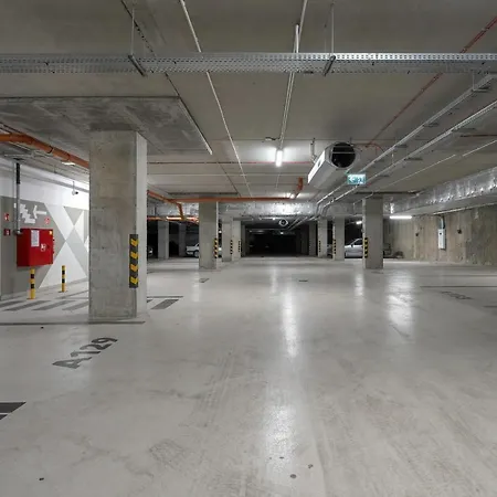 Elegant For 4 With Parking In By Renters * Poznan