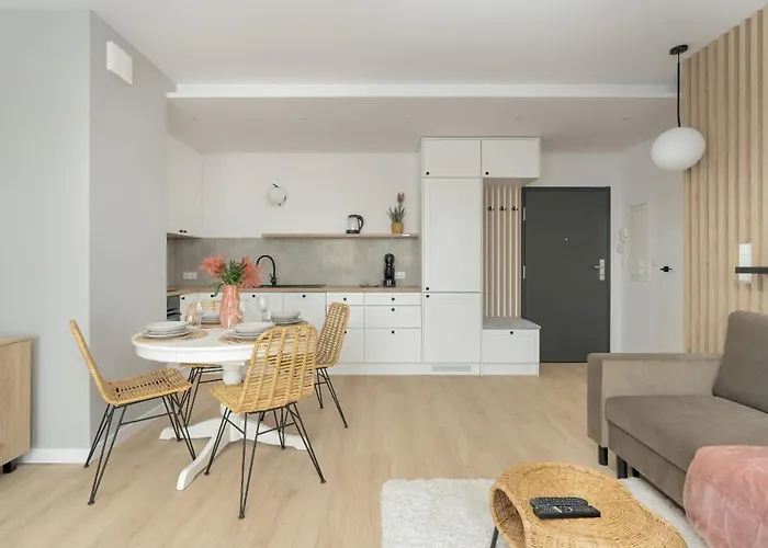 Elegant For 4 With Parking In By Renters * Poznań