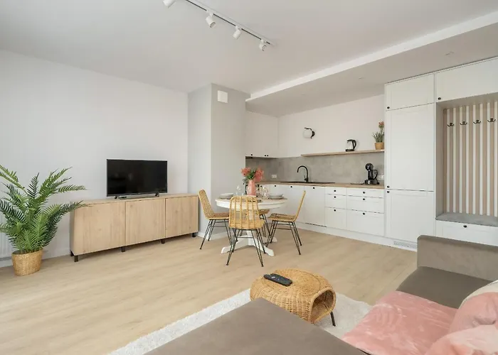 Elegant For 4 With Parking In By Renters Poznaň