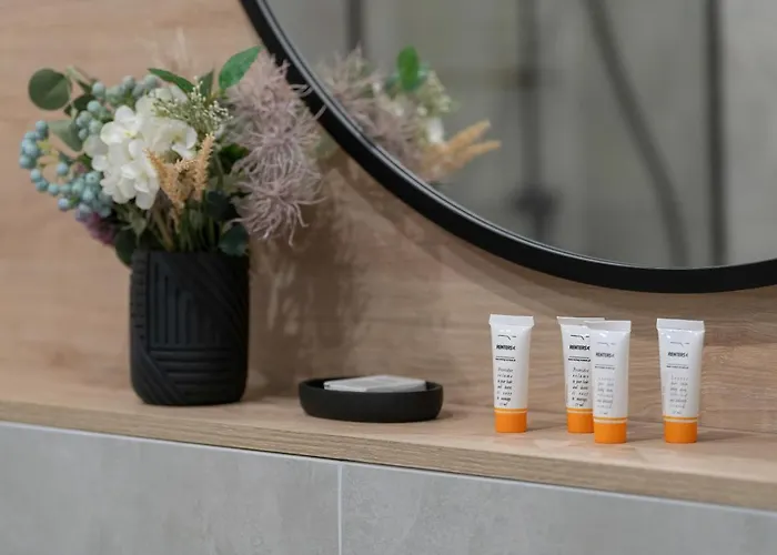 Elegant For 4 With Parking In By Renters Poznaň